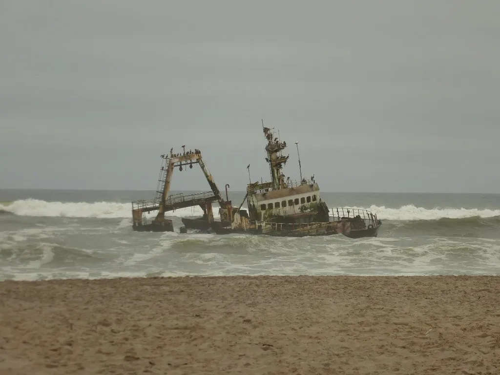 Barco hundido en la costa de Namibia